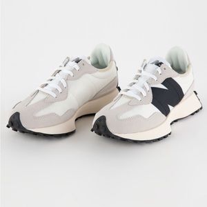 New Balance 327